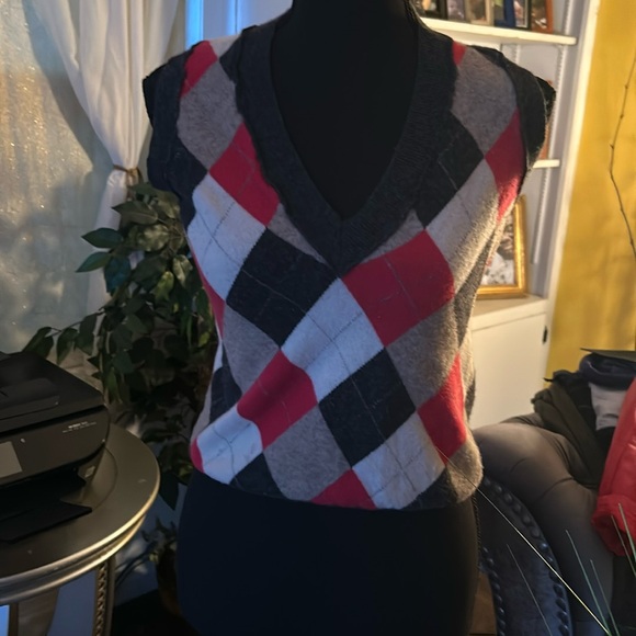 J Crew Sweater Vest women’s small Argyle gray,pink and cream - Picture 2 of 7